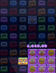 Дикий символ множителя в слоте Retro tapes