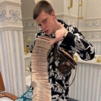 Mellstroy казино: Король Kick, Скандальных Стримов и Сливов 18+ – Полная История и Бонусы 2025